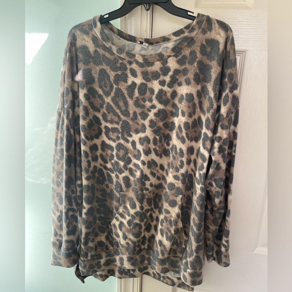 White Birch fuzzy cheetah print sweater (with pockets), size L!